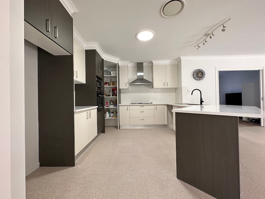 Epoxy Flooring Co Gold Coast | 16 Regent La, Hope Island QLD 4212, Australia | Phone: 0438 333 326