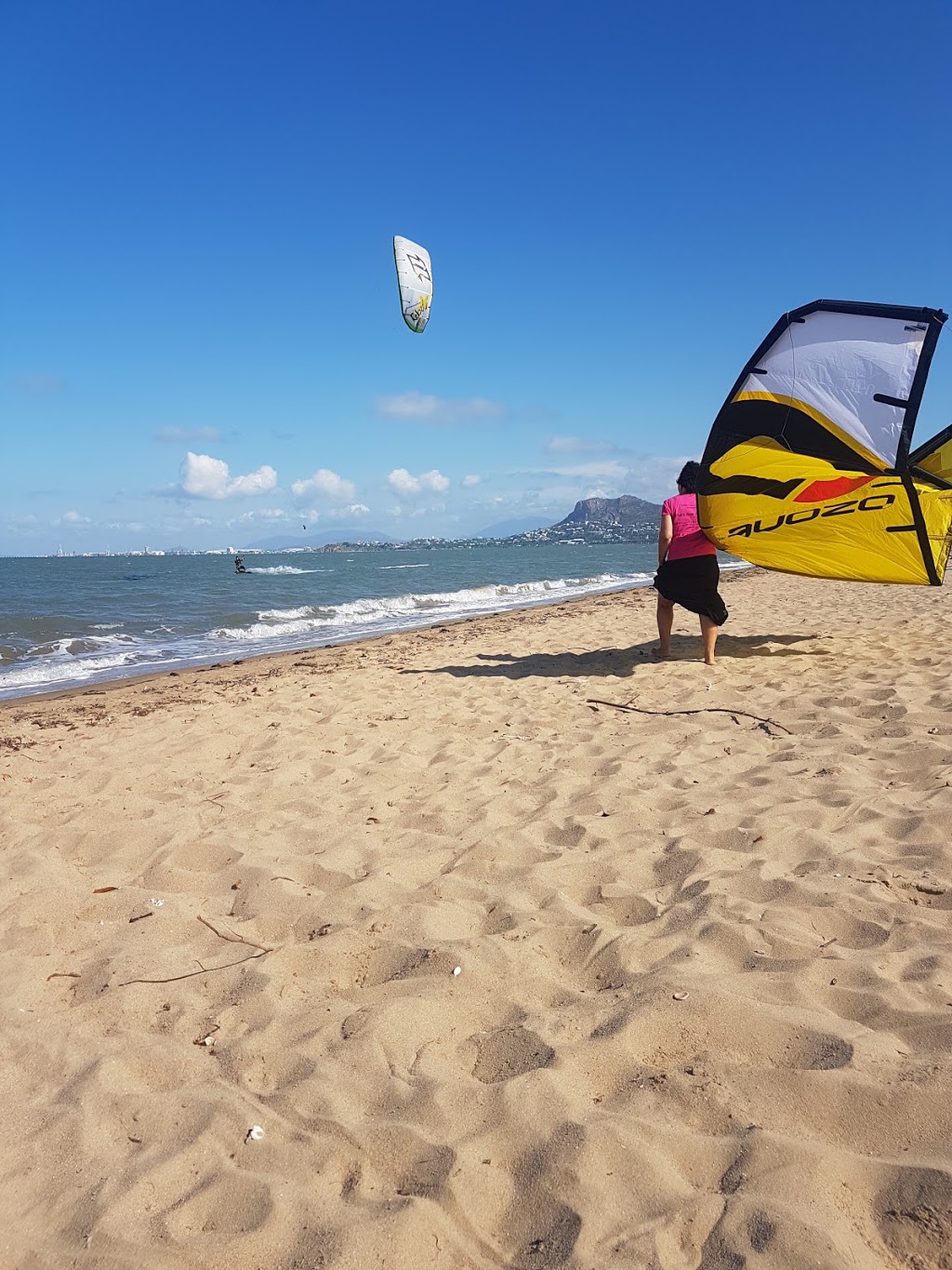 Ba14 townsville kiteboarding beach | Beach access, 14 Cape Pallarenda Rd, Town Common QLD 4810, Australia