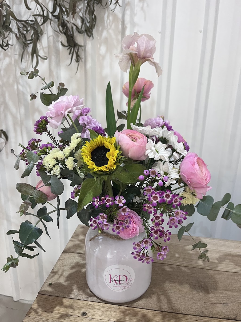 Woomargama Flowers | 10 Edward St, Woomargama NSW 2644, Australia | Phone: 0498 563 728