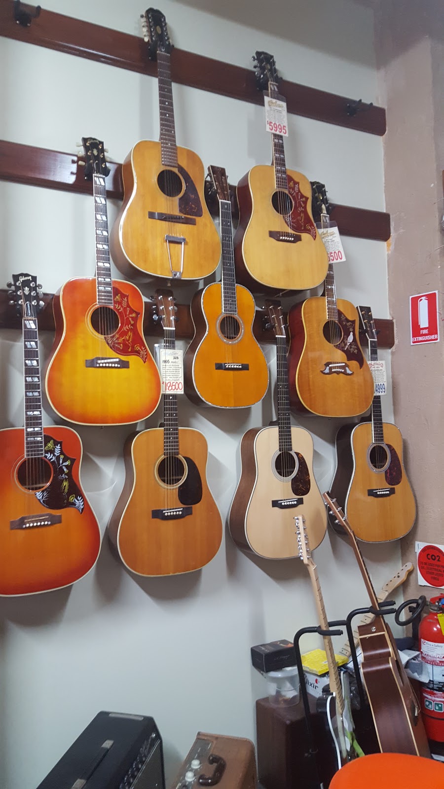Twangcentral Guitars | electronics store | 208 Gilbert St, Adelaide SA 5000, Australia | 0882319255 OR +61 8 8231 9255