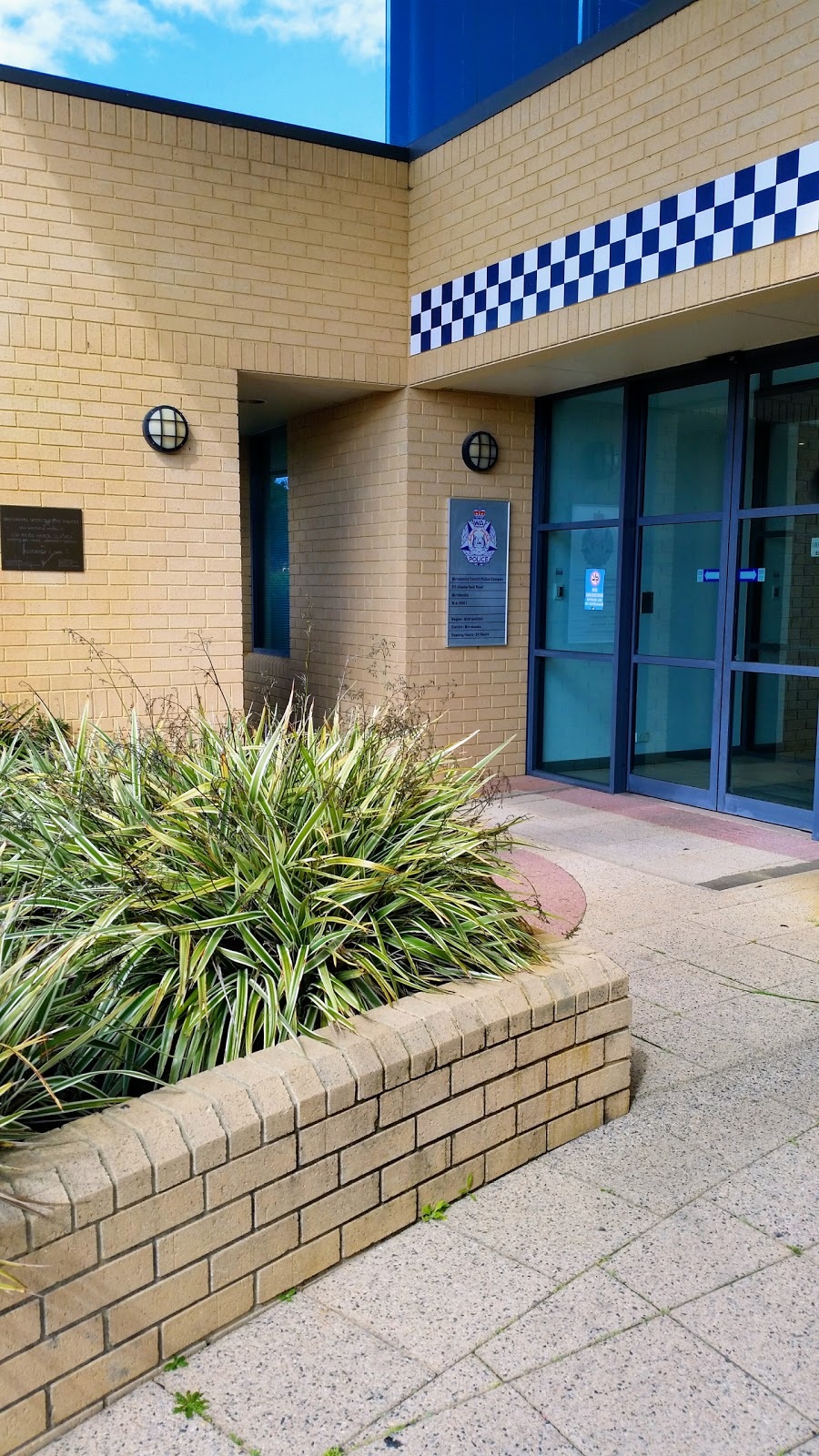 Mirrabooka Police | police | 50 Chesterfield Rd, Mirrabooka WA 6061, Australia | 0893459000 OR +61 8 9345 9000