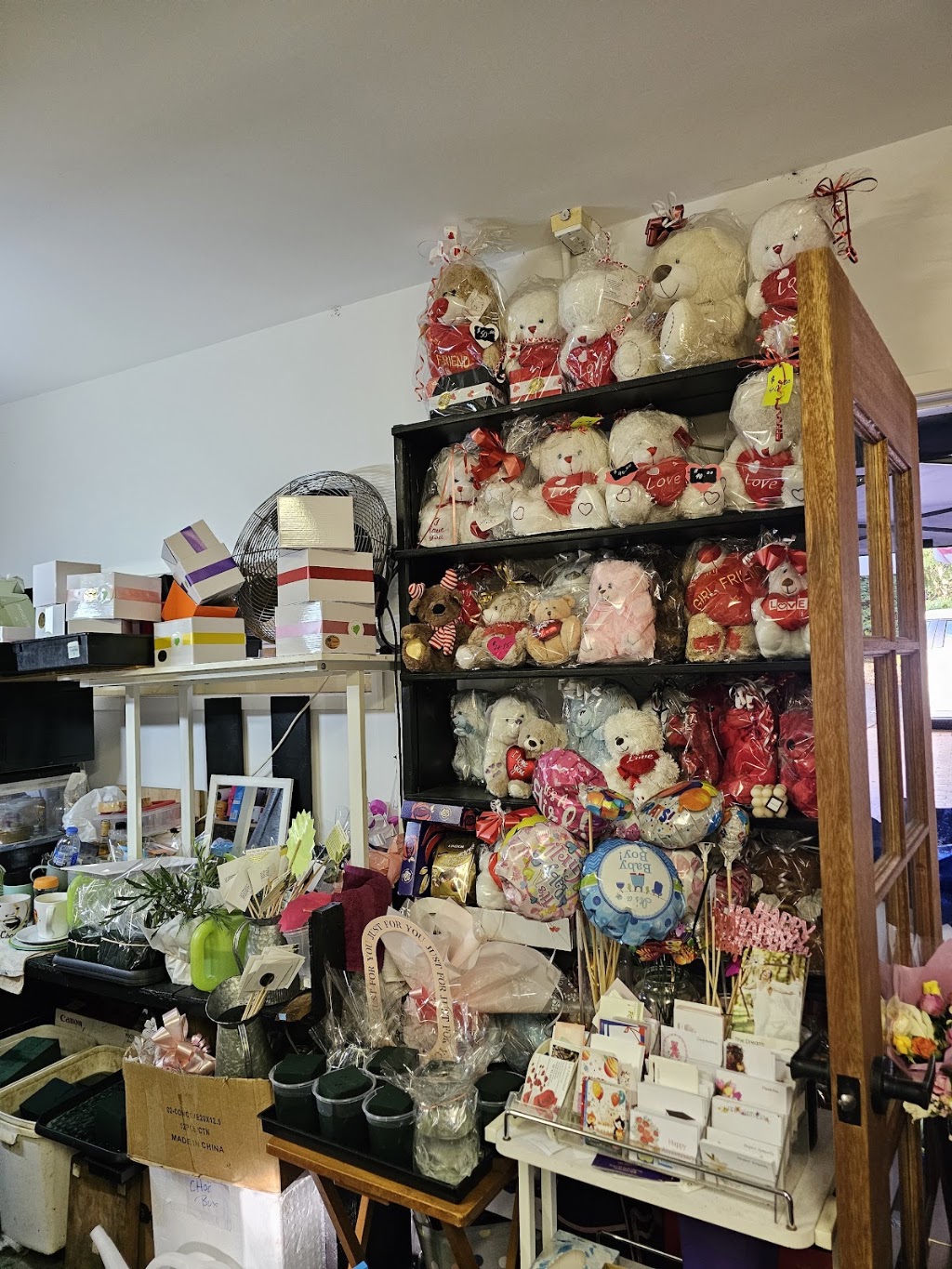 Bridal Blossoms | 237 Pacific Hwy, Ourimbah NSW 2258, Australia | Phone: 0402 197 708