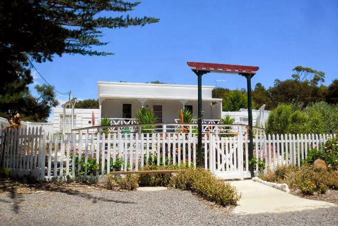 Sparkling Springs Cabin | 3 Drummond St, Creswick VIC 3363, Australia | Phone: 0448 416 426