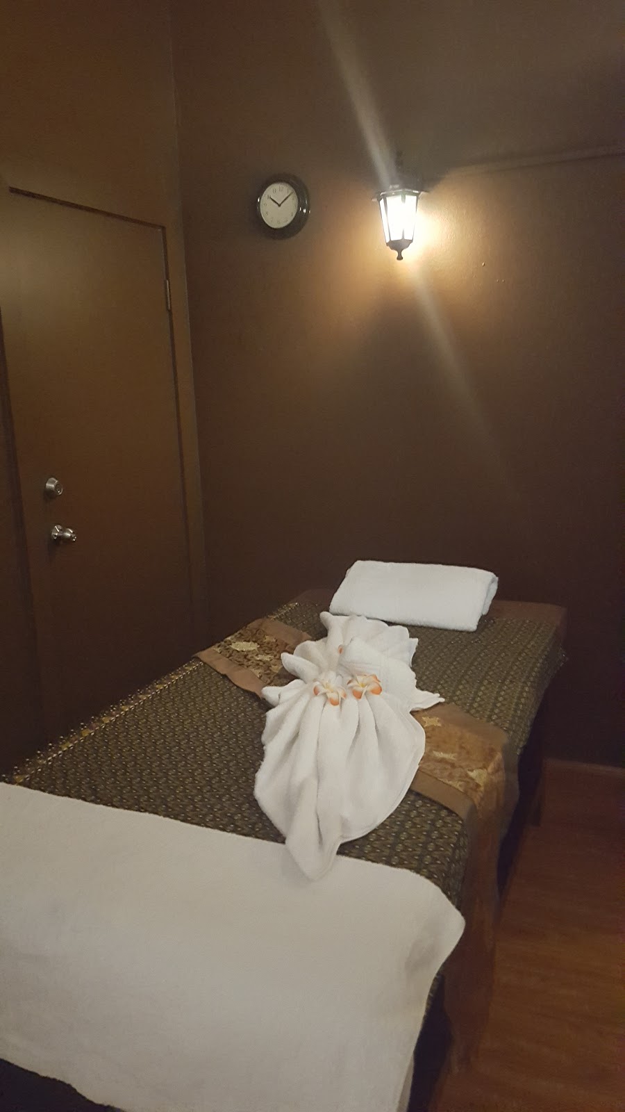 Baan Butsaba Thai Massage | 100 Maloney St, Mascot NSW 2020, Australia | Phone: (02) 8065 0084