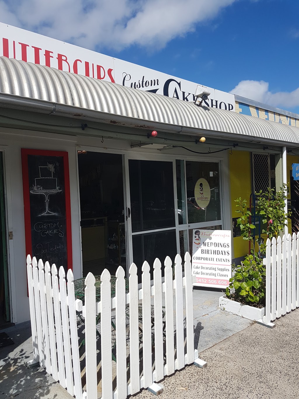 Buttercups Cup Cakes | Shop 8/10 Maple St, Cooroy QLD 4563, Australia | Phone: 0438 608 087