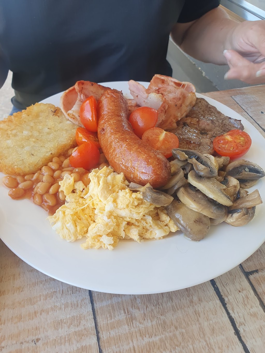 Bones And Nikki’s Tuckerbox | shop 16/656 Toowoomba Connection Rd, Withcott QLD 4352, Australia | Phone: (07) 4659 8691