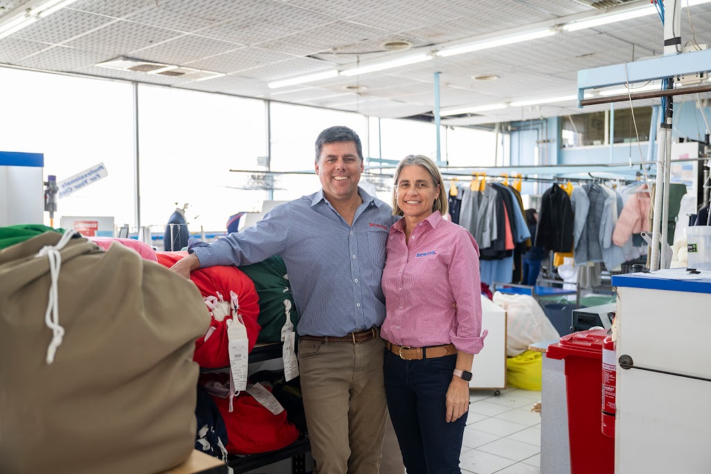 Neweys Commercial Laundry | 7 Strathgrove Way, Orange NSW 2800, Australia | Phone: (02) 6362 1814