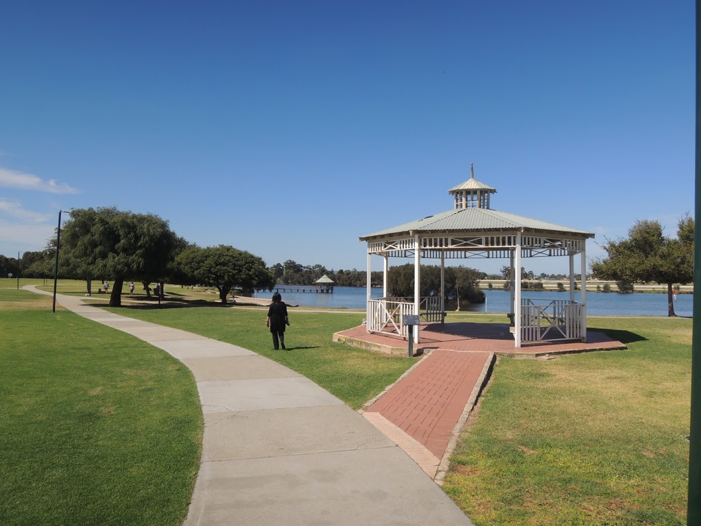 Riverside Gardens | park | King William St, Bayswater WA 6053, Australia | 0892720622 OR +61 8 9272 0622