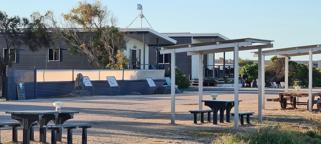 Fowlers Bay Ocean View Cabins | 19 Esplanade, Fowlers Bay SA 5690, Australia | Phone: (08) 8625 6143