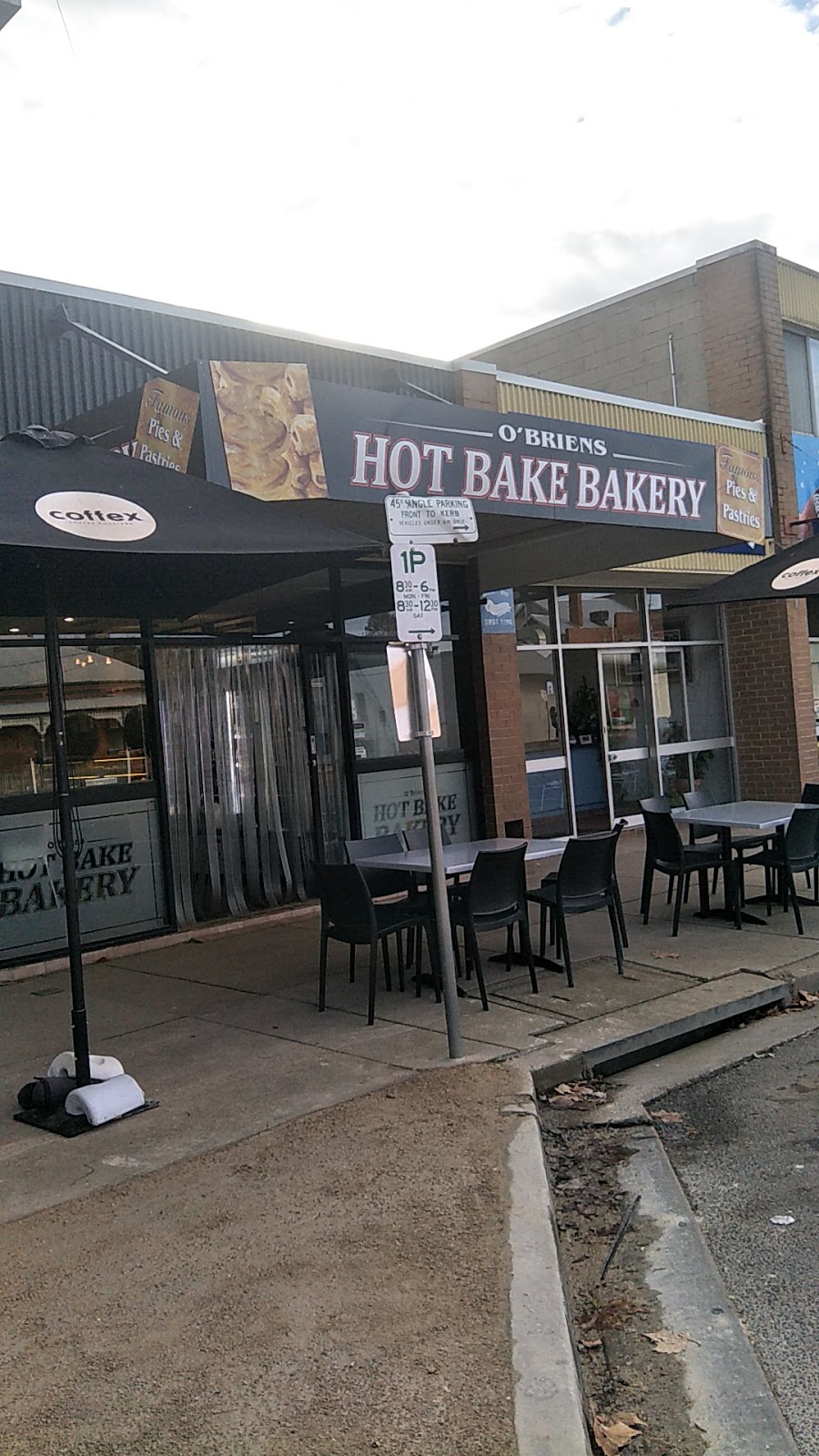 OBriens Wagga Hot Bake Bakery | bakery | 89A Morgan St, Wagga Wagga NSW 2650, Australia | 0269214400 OR +61 2 6921 4400