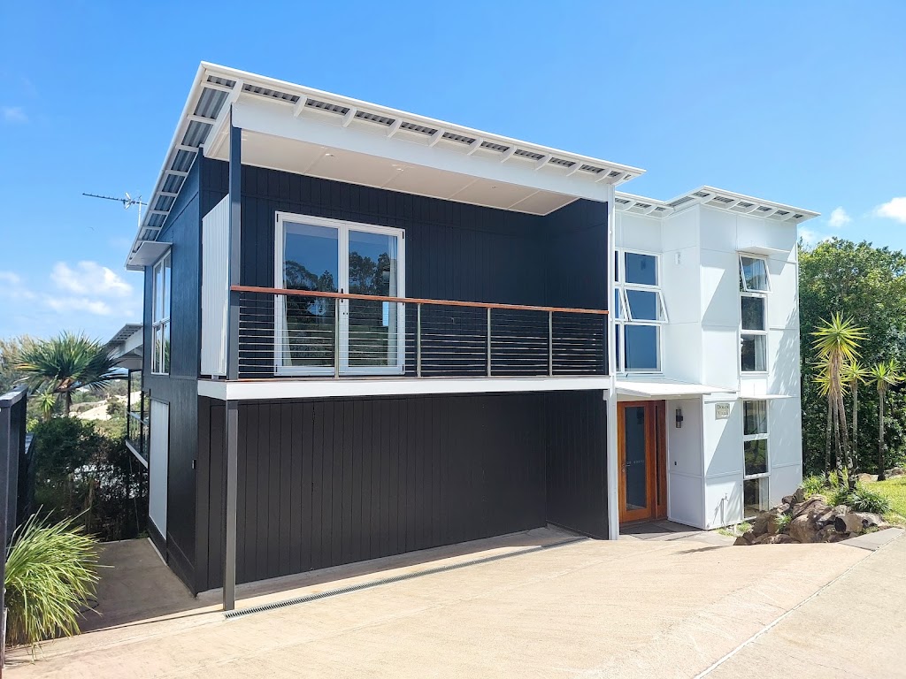 Dolce Villa - Ocean View House | 3 Cassidae Cres, Moreton Island QLD 4025, Australia | Phone: (07) 3410 0810