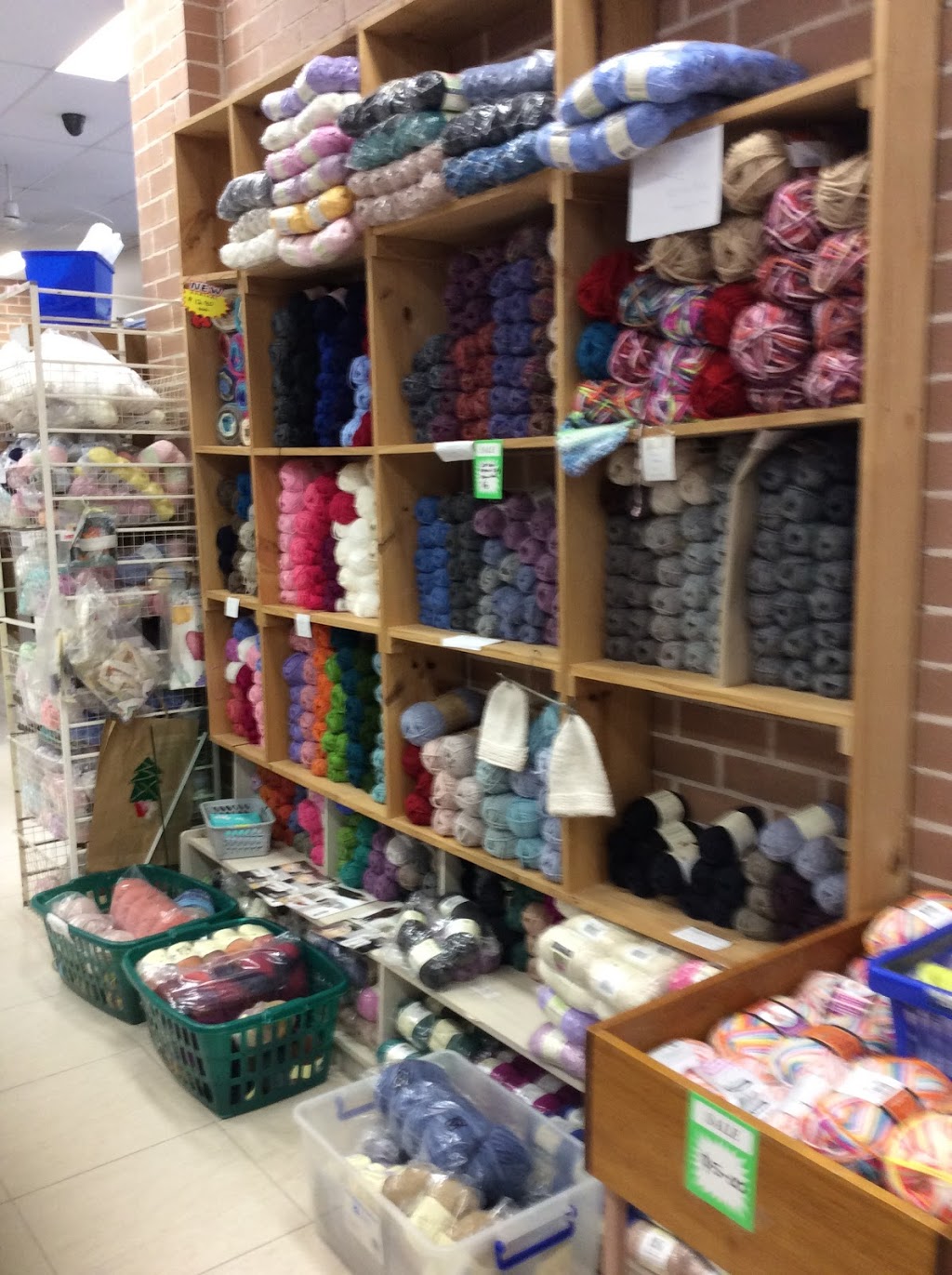 Morisset Fabrics & Crafts | store | 47 Dora St, Morisset NSW 2264, Australia | 0249733837 OR +61 2 4973 3837