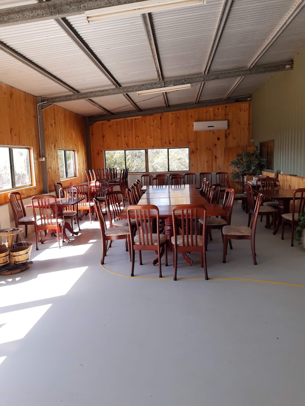 Chapman Valley Fishing Park | tourist attraction | 388 Hickety Rd, Nabawa WA 6532, Australia | 0400618484 OR +61 400 618 484