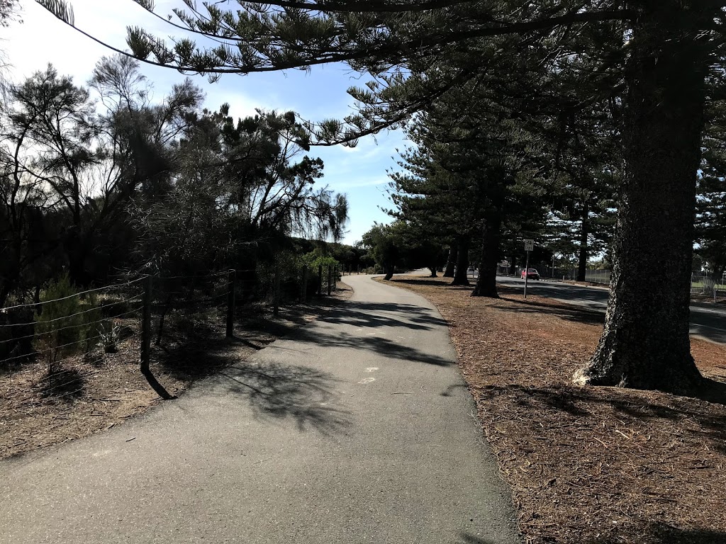 Largs Beach | park | Taperoo SA 5017, Australia