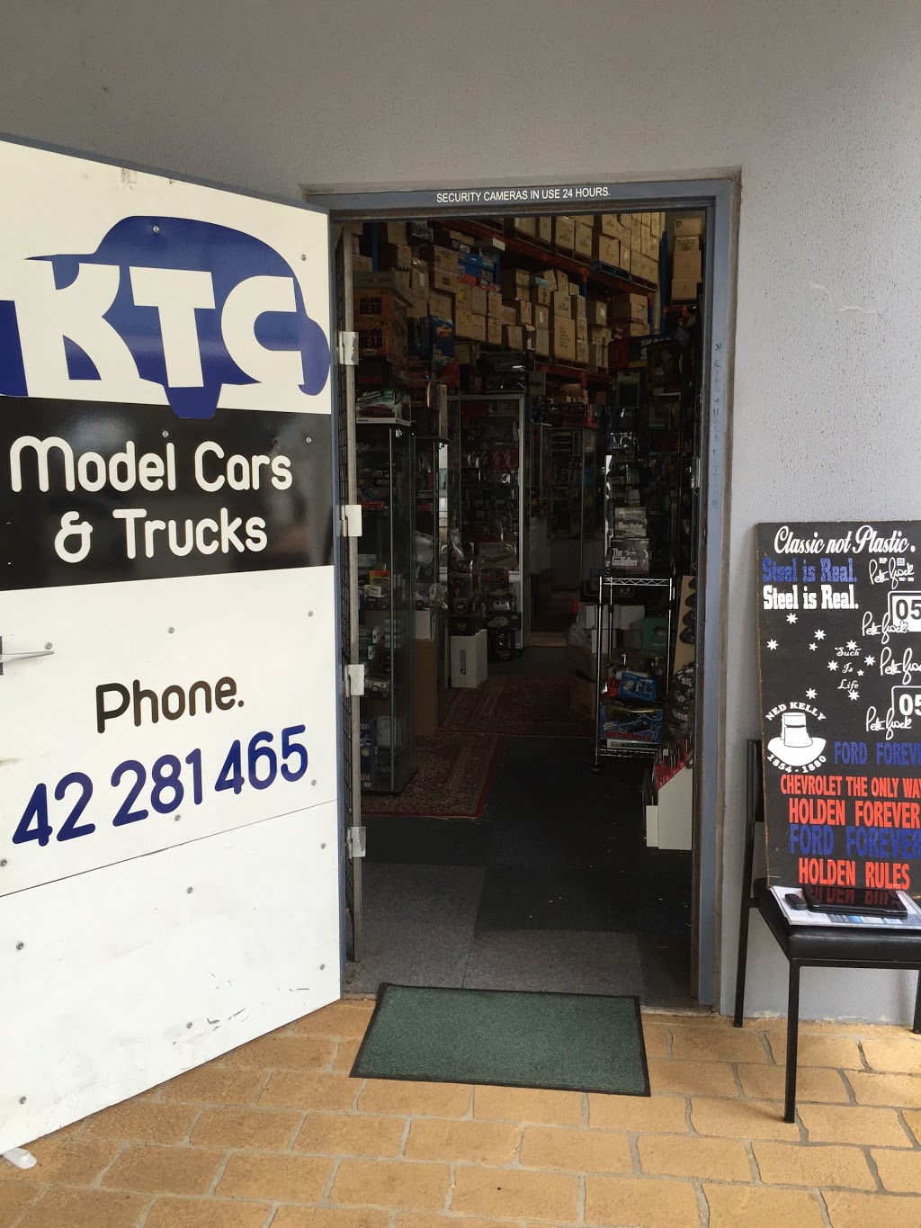 KTC Model Cars & Trucks | store | Unit 24/124-130 Auburn St, Coniston NSW 2500, Australia | 0242281465 OR +61 2 4228 1465