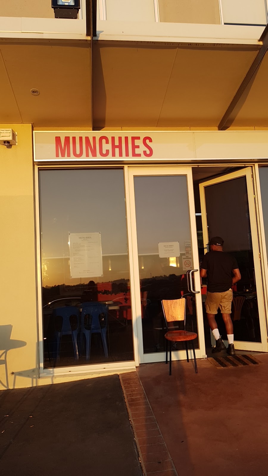 Munchies | restaurant | shop 10/248 Clyde Rd, Berwick VIC 3806, Australia | 0387430962 OR +61 3 8743 0962