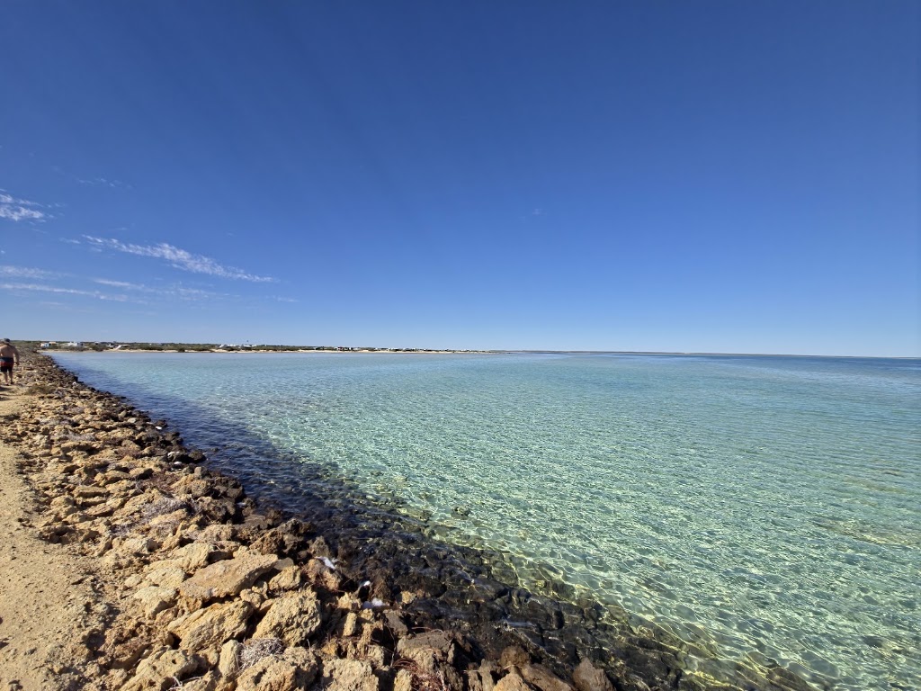 Gladstone Bay Campground | N W Coastal Hwy Turn off opposite Yaringa Station, Wooramel WA 6530, Australia | Phone: (08) 9942 5952