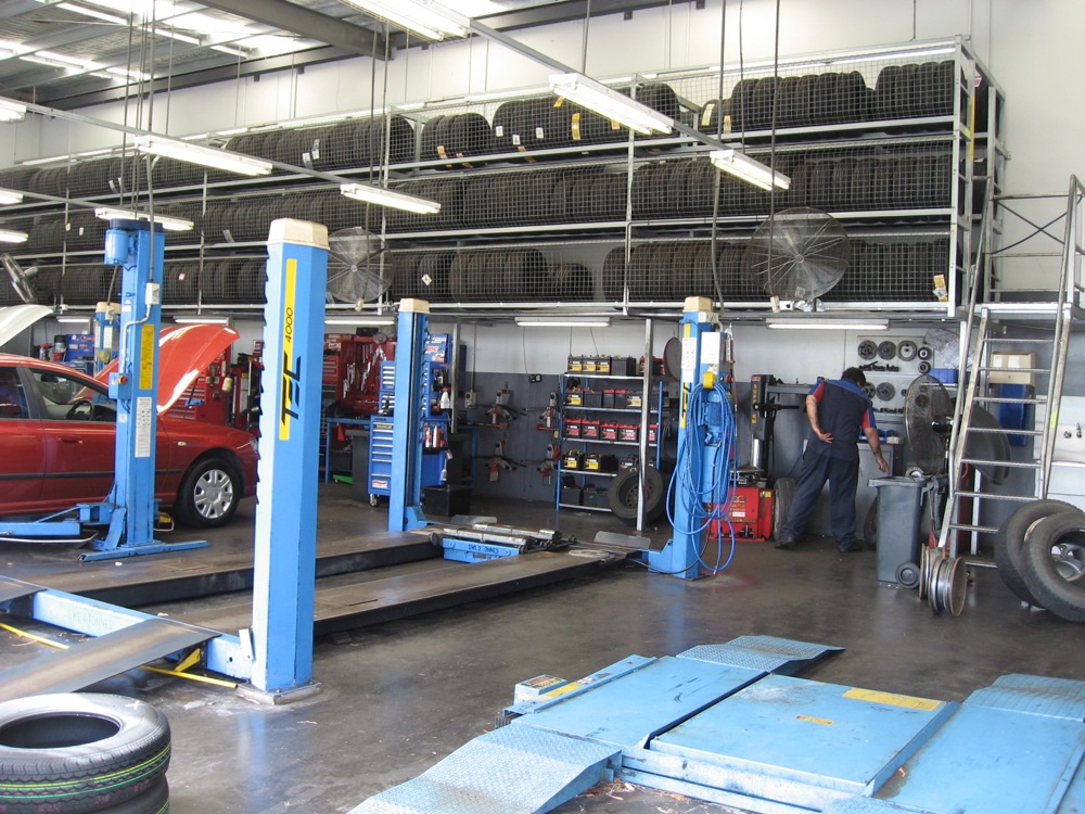 Kmart Tyre & Auto Service Victoria Point | car repair | Victoria Point Shopping Centre Enter off Redland Bay Road (near, Magnolia Parade, Victoria Point QLD 4165, Australia | 0732158342 OR +61 7 3215 8342