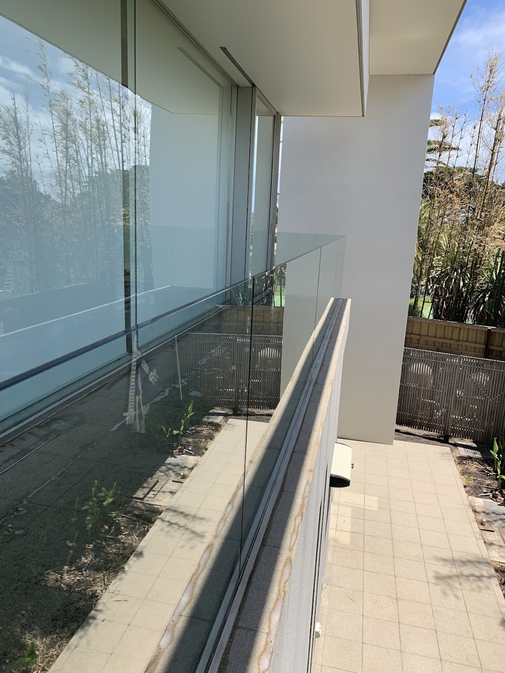Doctor Glass Window Cleaning | 13 Scott St, Blairgowrie VIC 3942, Australia | Phone: 0411 020 699