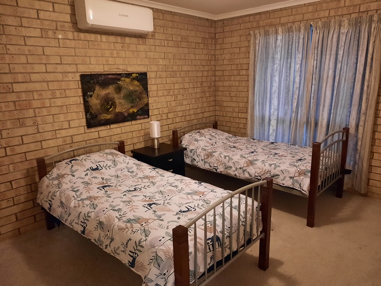 Goldenhouse Rentals | 165 Opal St, Emerald QLD 4720, Australia | Phone: 0448 098 985