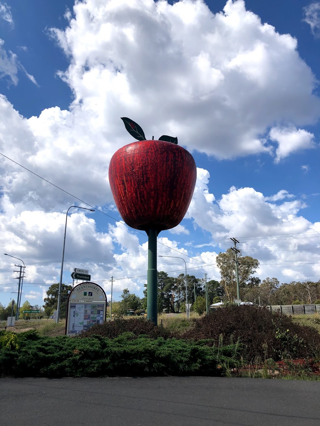 Big Apple | museum | 9 Watson Rd, Thulimbah QLD 4376, Australia