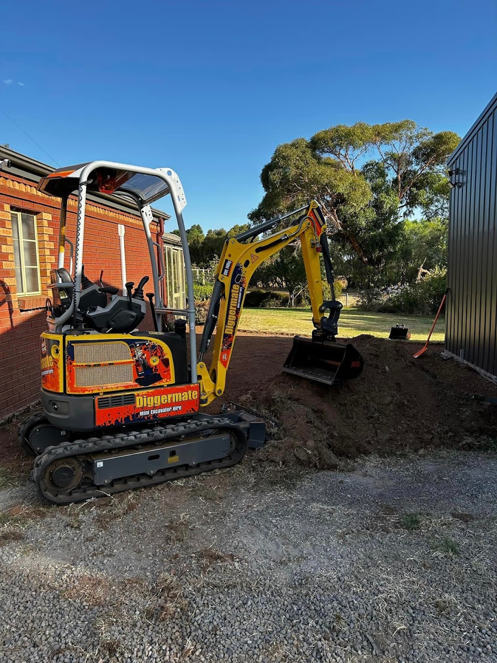 Diggermate Mini Excavator Hire Rockhampton | 6 Barry St, Wandal QLD 4700, Australia | Phone: 0499 240 713