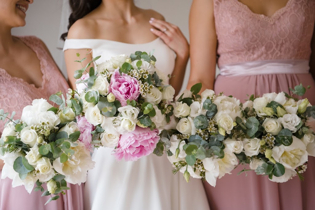 Lovely Bridal Blooms | 516 Wilberforce Rd, Wilberforce NSW 2756, Australia | Phone: 0425 384 560