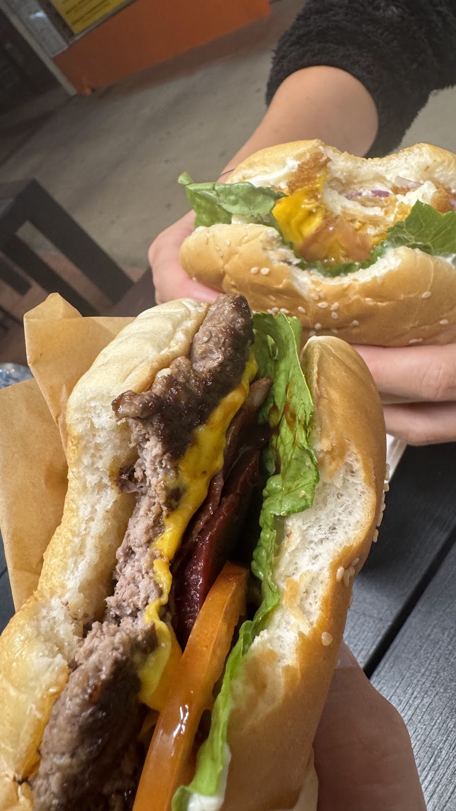 Top Bun Swan Hill | 298 Campbell St, Swan Hill VIC 3585, Australia | Phone: (03) 5032 4196