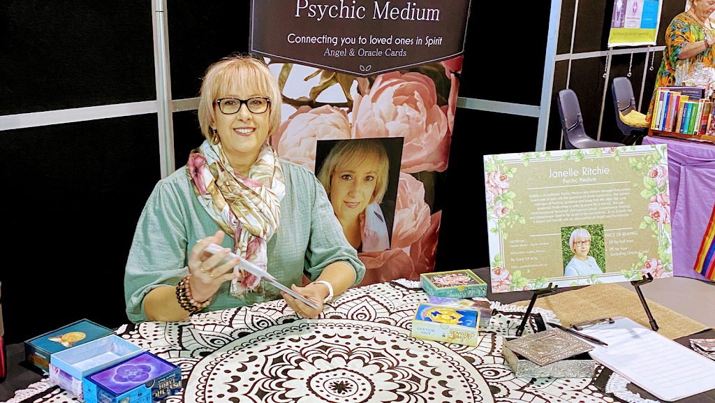 Psychic Medium - Janelle Ritchie | Soul Spectrum, 25 Discovery Dr, North Lakes QLD 4509, Australia | Phone: 0418 729 606