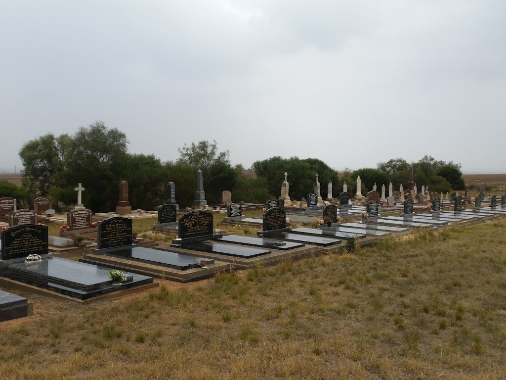 Angle Grove Lutheran Cemetery | cemetery | 275 Angle Grove Rd, Brinkworth SA 5464, Australia