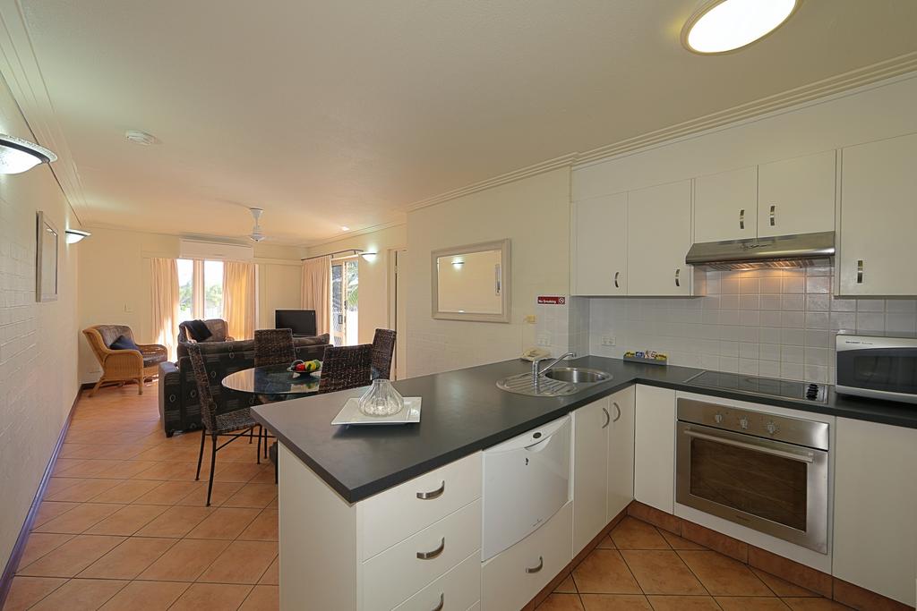 Bargara Shoreline Serviced Apartments | lodging | 104 Miller St, Bargara QLD 4670, Australia | 0741591180 OR +61 7 4159 1180