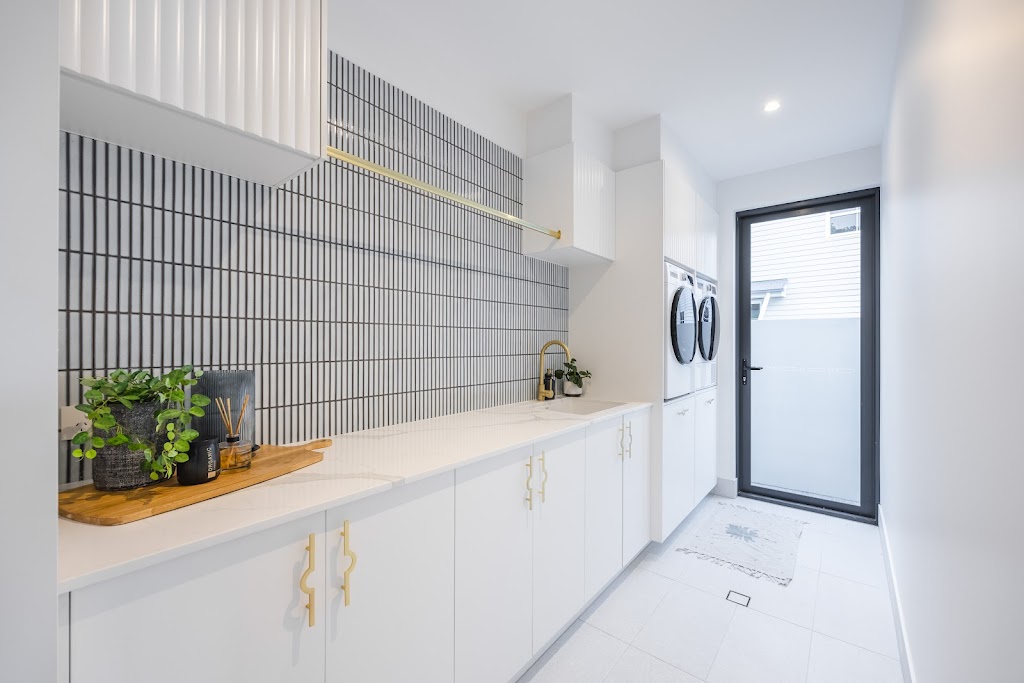 onX Tiling and Bathroom Renovations | Unit 3/17 University Dr, Meadowbrook QLD 4131, Australia | Phone: (07) 3800 7733