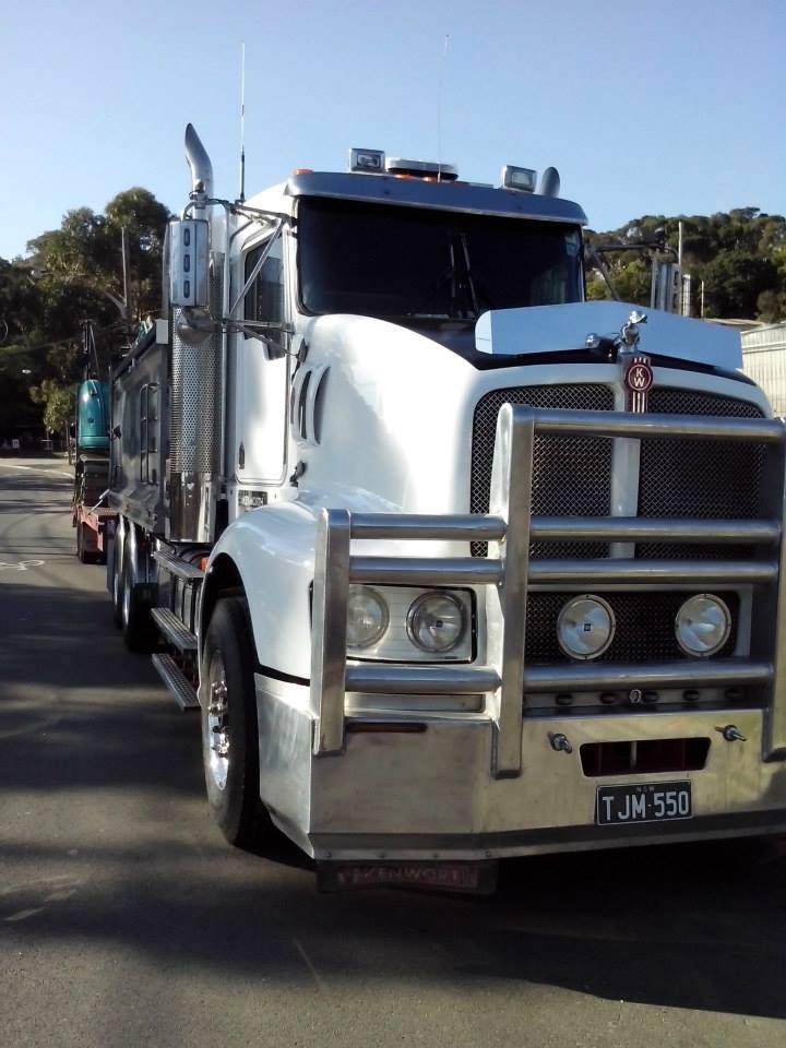 Flewys Tyres 24hr Roadside Service | car repair | 2 Kellys Way, Oxford Falls NSW 2100, Australia | 0415448480 OR +61 415 448 480