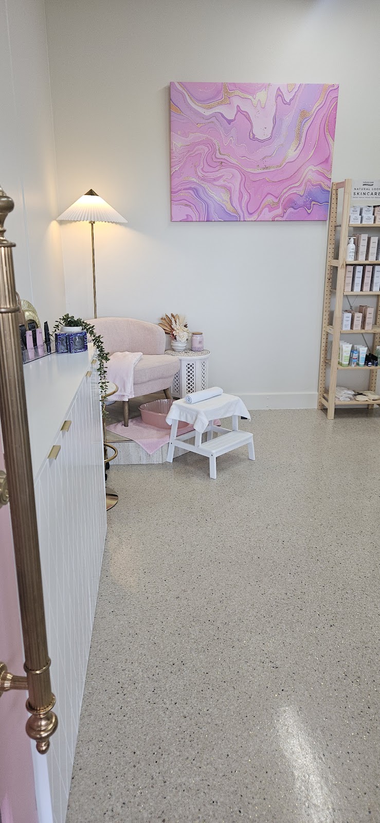 Authentically You Beauty Salon | 25 Brolga Pl, Coleambally NSW 2707, Australia | Phone: 0444 514 946