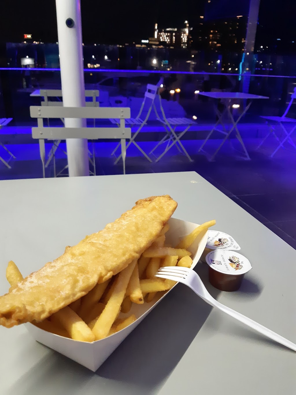 Fish Bar | restaurant | 25 Newquay Promenade, Docklands VIC 3008, Australia | 0396705410 OR +61 3 9670 5410