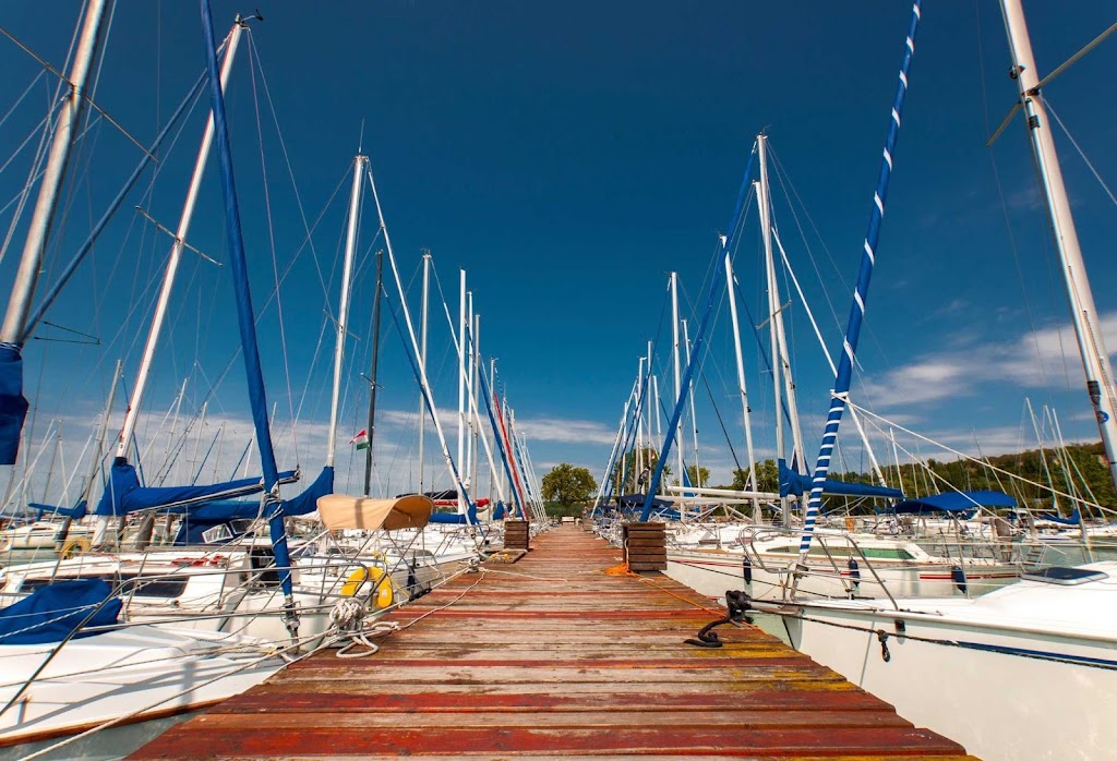 Boat Sales Bundaberg | store | 35 Mariners Way, Bundaberg North QLD 4670, Australia | 0413892531 OR +61 413 892 531