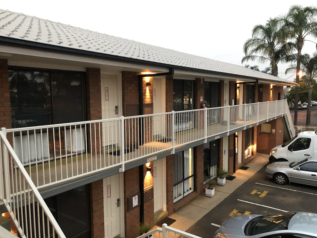The Palms Motel Dubbo | lodging | 221 Brisbane Street corner of, Cobra St, Dubbo NSW 2830, Australia | 0268818155 OR +61 2 6881 8155