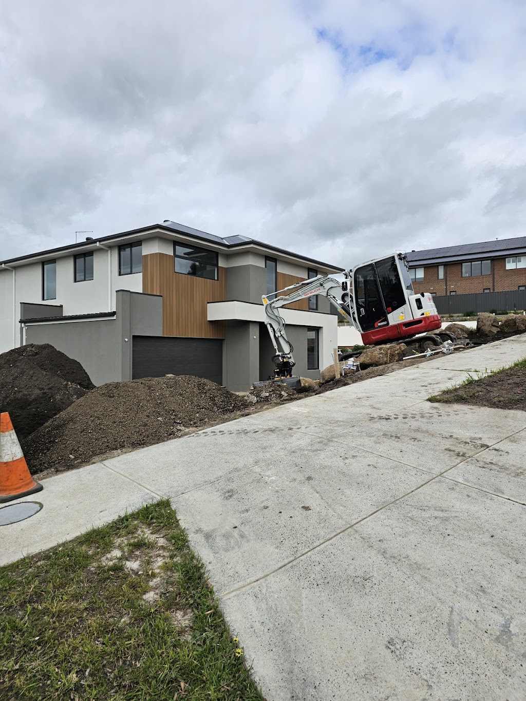 Elite Pools and Designs - Excavation and Landscaping | 42 Cotton Circuit, Gisborne VIC 3437, Australia | Phone: 0426 297 683
