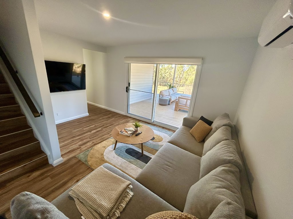 Stay Albury Wodonga - House on the Hill | 74 Clarendon Ave, Wodonga VIC 3690, Australia | Phone: 0480 856 060