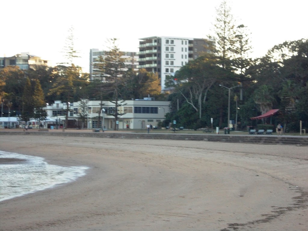 Sutton Beach | lodging | 25 Marine Parade, Redcliffe QLD 4020, Australia