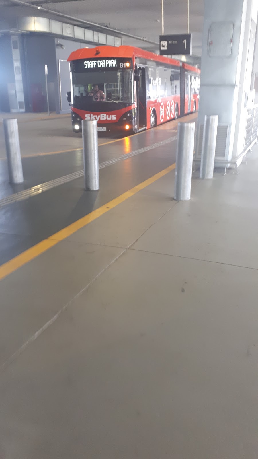 Melbourne Airport Staff Parking | parking | 2, Melbourne Airport, Airport Dr, Melbourne Airport VIC 3045, Australia | 0392971600 OR +61 3 9297 1600