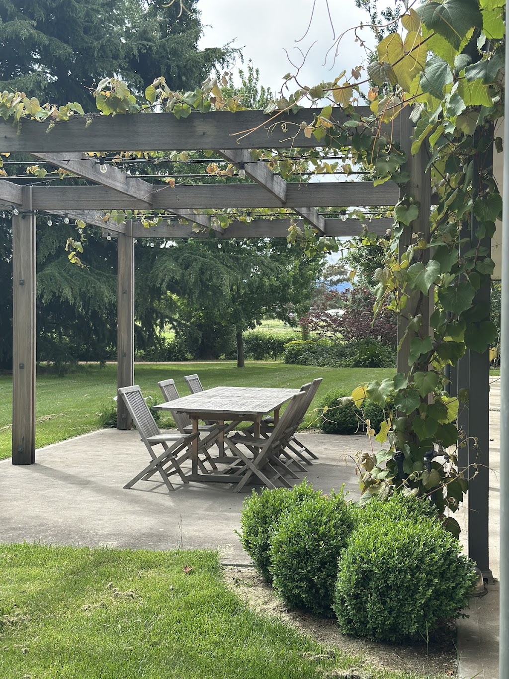 Two Rivers Lodge | Moloneys Rd, Acheron VIC 3714, Australia | Phone: 0418 523 577