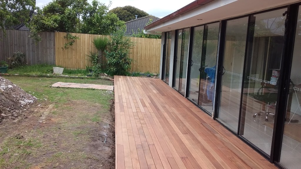 HR Fencing and Decking | 2 Scenery Dr, Clyde North VIC 3978, Australia | Phone: 0410 429 982