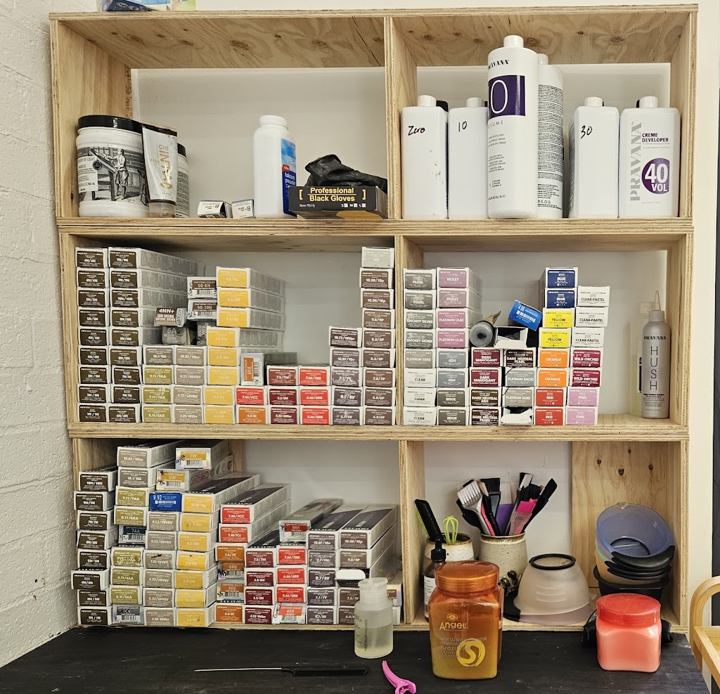 Camille Hair Designs | 17 Hughs Place, Entry via, Pleasant Ave, East Lindfield NSW 2070, Australia | Phone: 0401 616 615