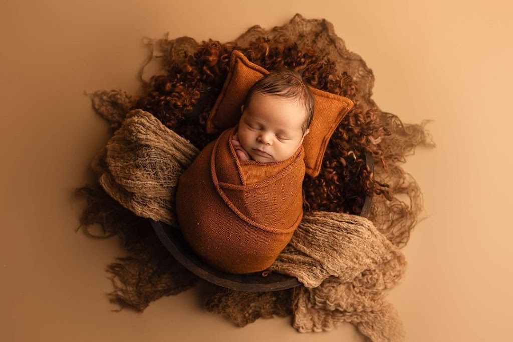 Chasing Tia Photography | 4 Romford Cl, Davistown NSW 2251, Australia | Phone: 0402 085 515