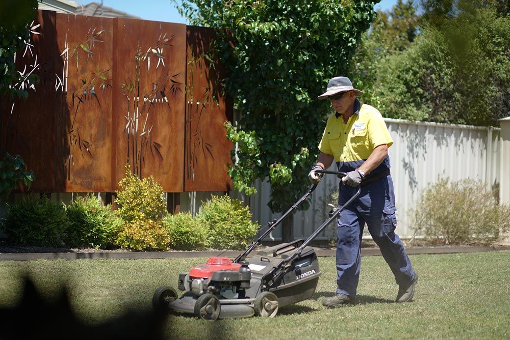 Wise Mowing and More | 14 Yarra Ct, Eaglehawk VIC 3556, Australia | Phone: 0448 988 438 Wise Mowing and More | 14 Yarra Ct, Eaglehawk VIC 3556, Australia | Phone: 0448 988 438