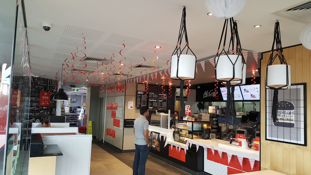 McDonalds Greenacre North | cafe | 74 Roberts Rd, Greenacre NSW 2190, Australia | 0297587833 OR +61 2 9758 7833