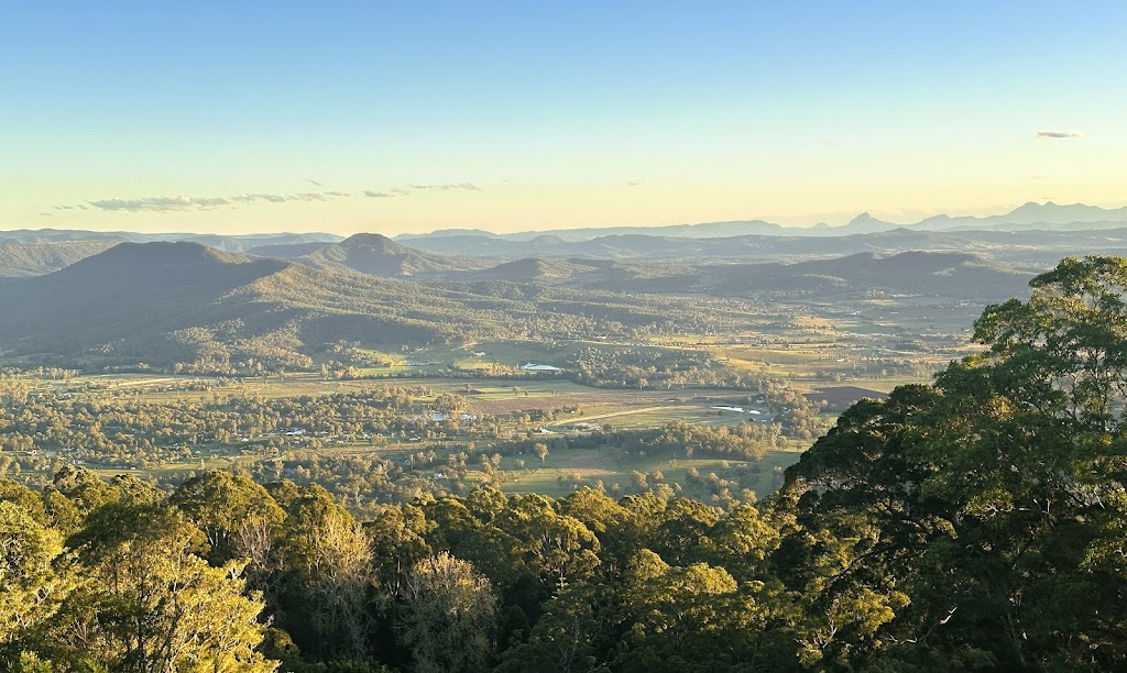 Beacon View Lodge | 216 Beacon Rd, Tamborine Mountain QLD 4272, Australia | Phone: 0417 908 297