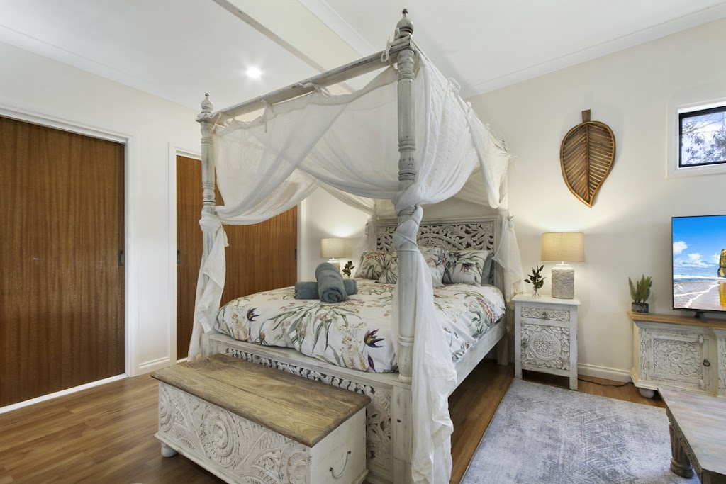 Metung Bluelake Escapes / Bluelake Cottage | 20 Falcon Grove, Metung VIC 3904, Australia | Phone: 0401 499 108