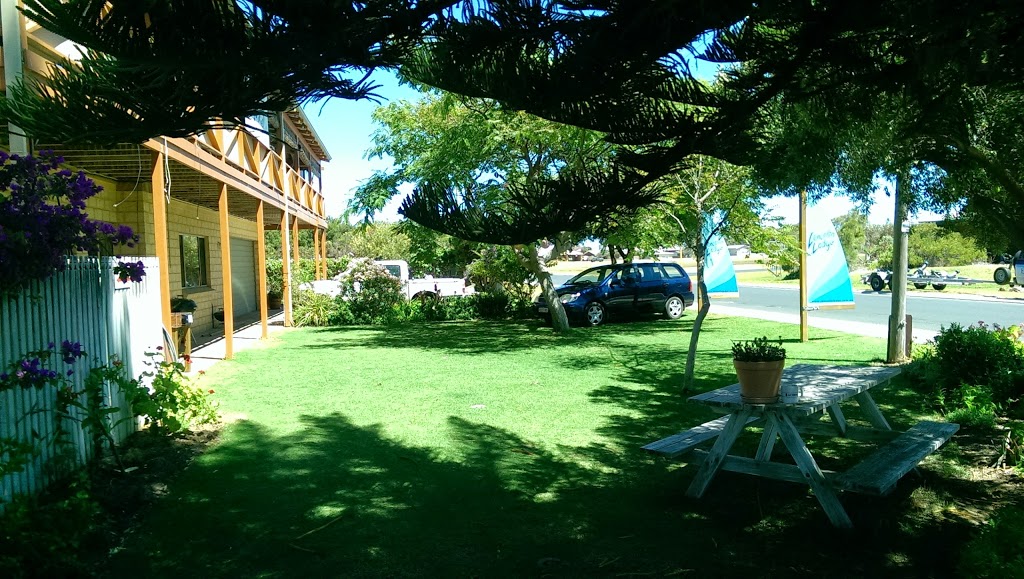 Lancelin Lodge YHA | lodging | 10 Hopkins St, Lancelin WA 6044, Australia | 0896552020 OR +61 8 9655 2020